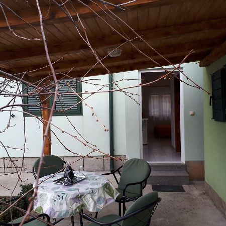 Seaside Apartment For 2 P Трогир Екстериор снимка
