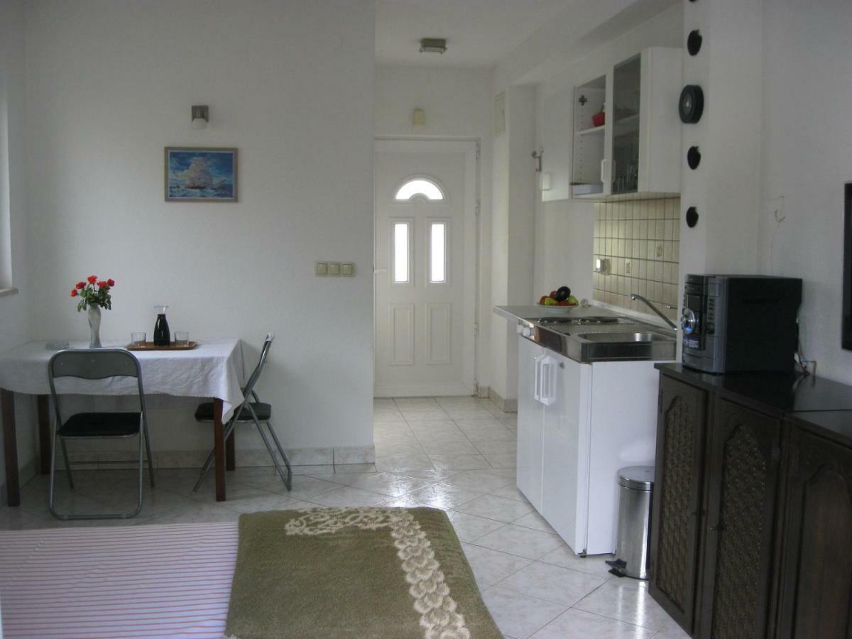 Seaside Apartment For 2 P Трогир Екстериор снимка