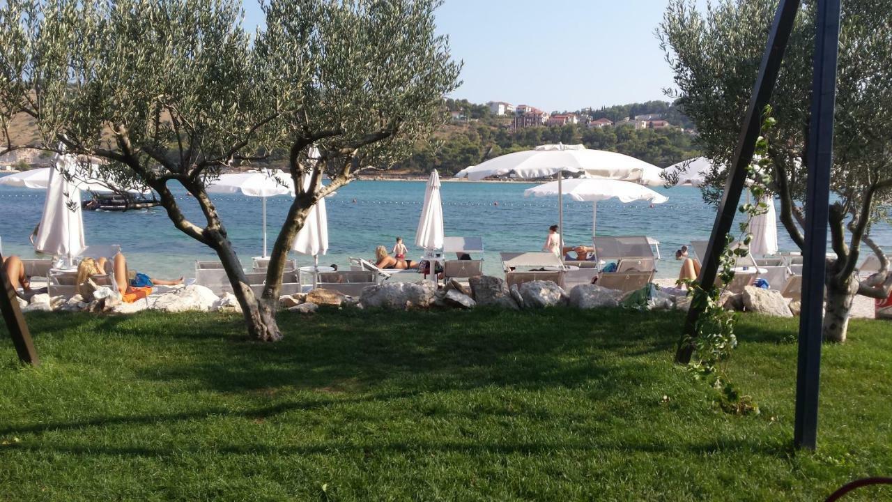 Seaside Apartment For 2 P Трогир Екстериор снимка