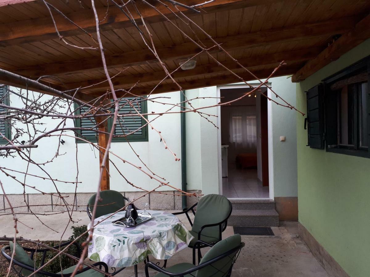 Seaside Apartment For 2 P Трогир Екстериор снимка
