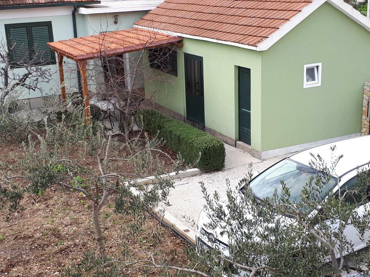 Seaside Apartment For 2 P Трогир Екстериор снимка
